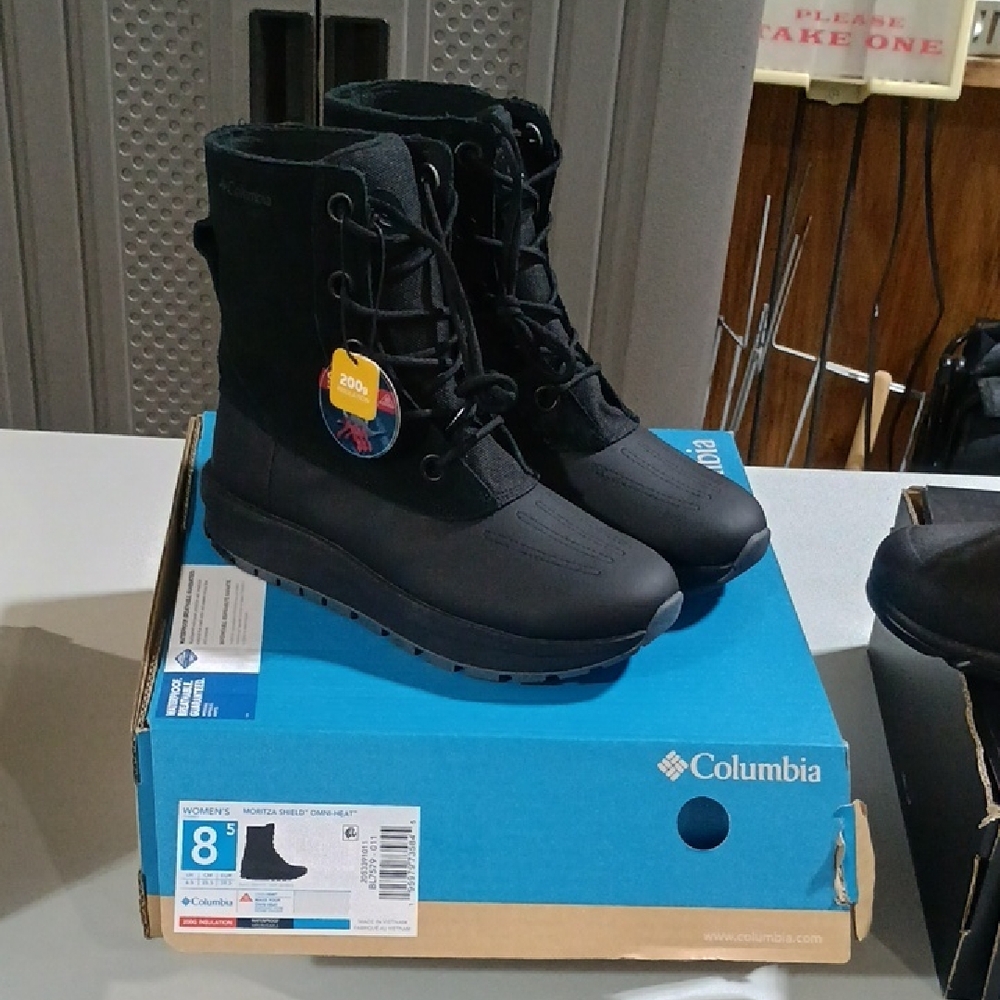 Columbia Black Insulated Boots